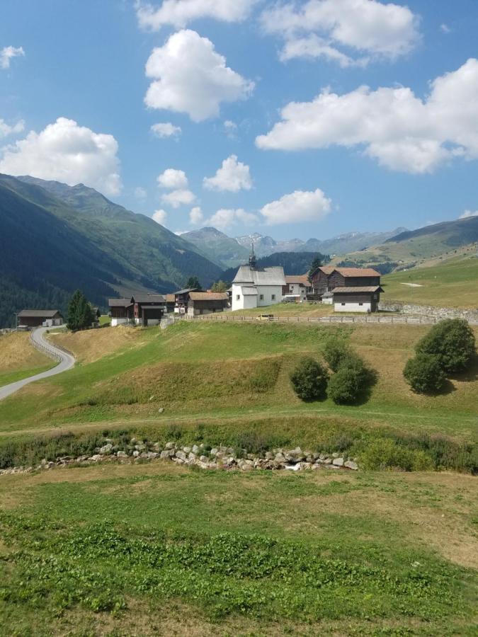 Tgesa Felici Apartment Tujetsch Bagian luar foto